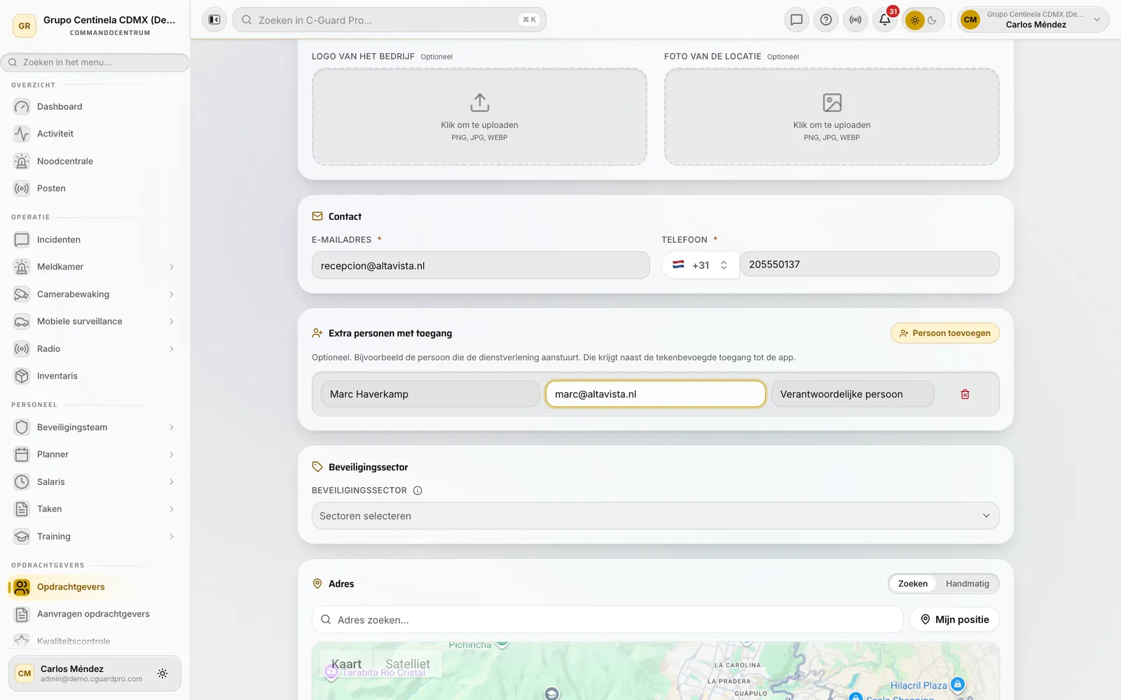 Onderdeel contact en extra personen met toegang in het opdrachtgeverformulier